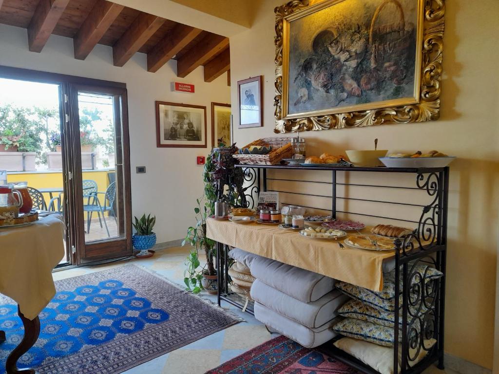 A seating area at terrazze di montelusa