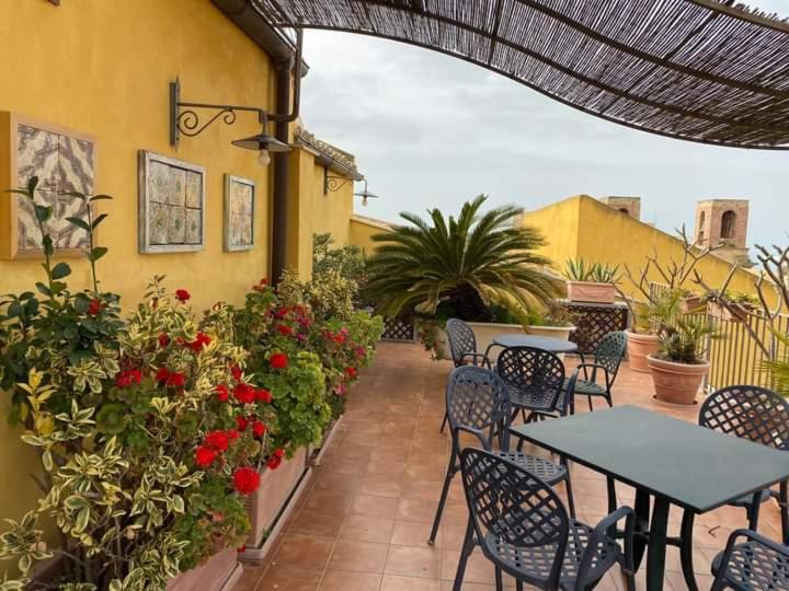 A balcony or terrace at terrazze di montelusa