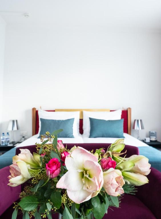 The Ambassador - Resim 18