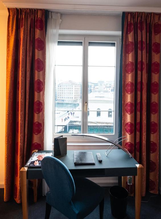 The Ambassador - Resim 10