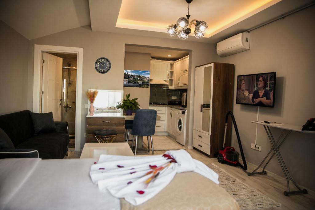 TV a/nebo společenská místnost v ubytování Sulduz Hotel Apart & SPA
