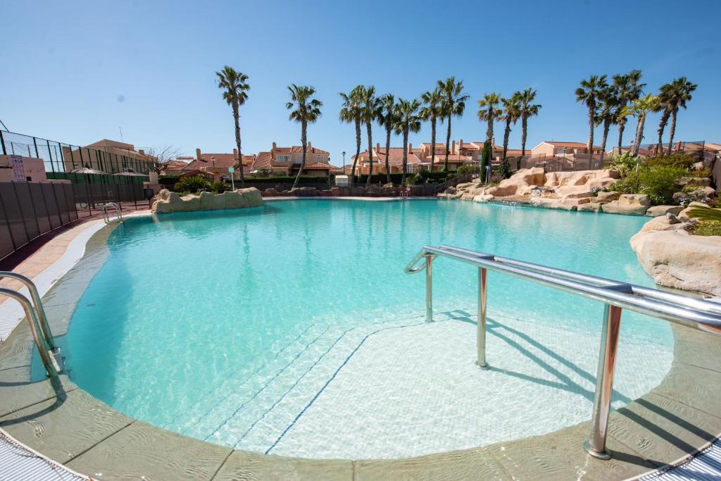 The swimming pool at or close to Holiday beach Gran Alacant