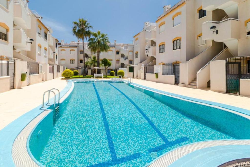 Punta Prima bungalow jardín privado, Torrevieja, Spain ...