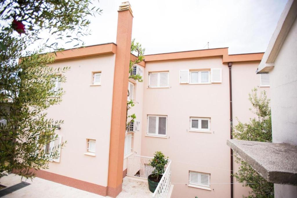 Budova, kde se apartmán nachází