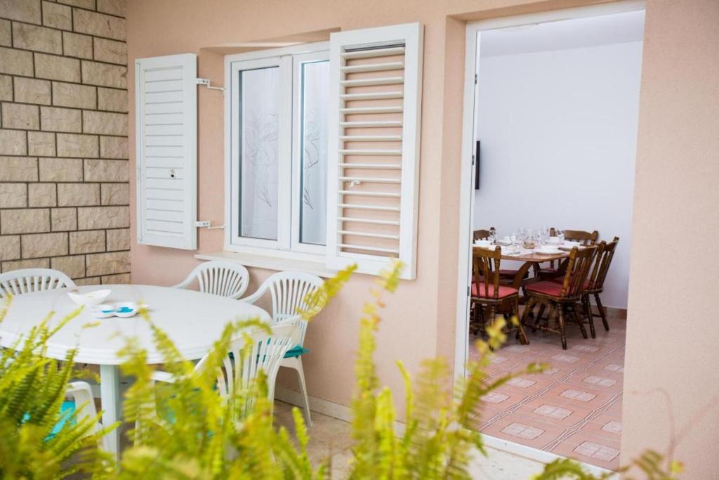Fotografie z fotogalerie ubytování Apartmani M&S v destinaci Podstrana