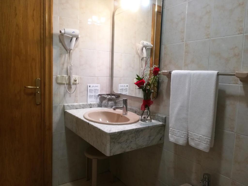 Hotel Helmántico - Chambre Triple (2 Adultes + 1 Enfant)