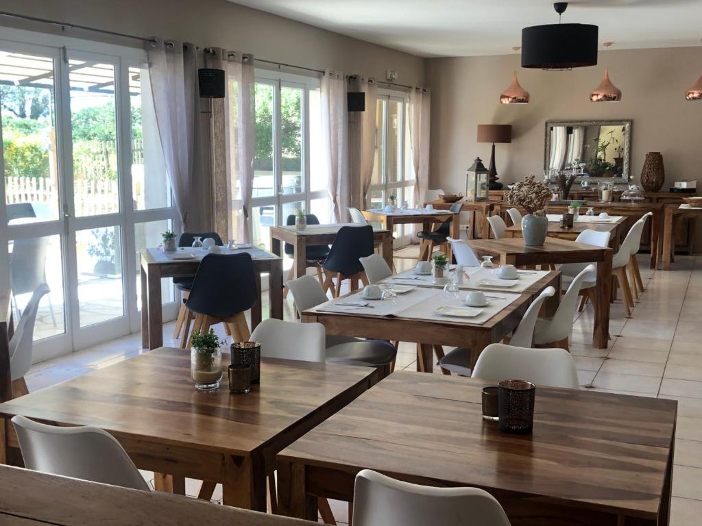 Restaurace v ubytování La Picholine en Provence