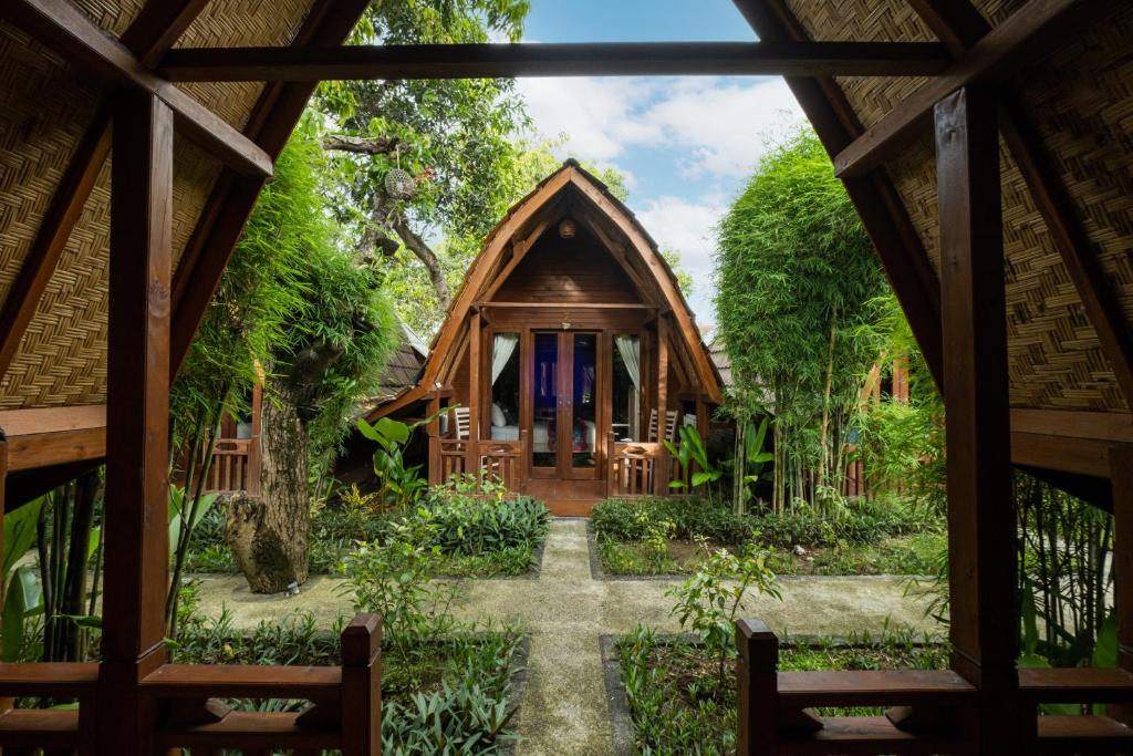 Zahrada ubytování Kubu Kak Dudung Villas