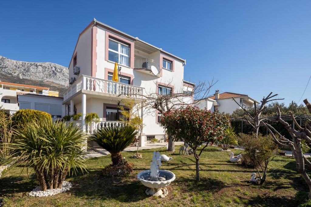 Výhľad na hory alebo výhľad na hory priamo z apartmánu