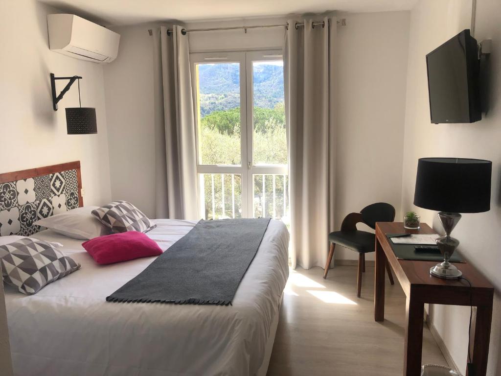 TV a/nebo společenská místnost v ubytování La Picholine en Provence
