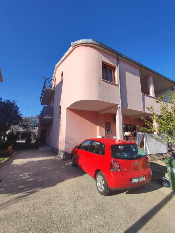Budova, v ktorej sa apartmán nachádza