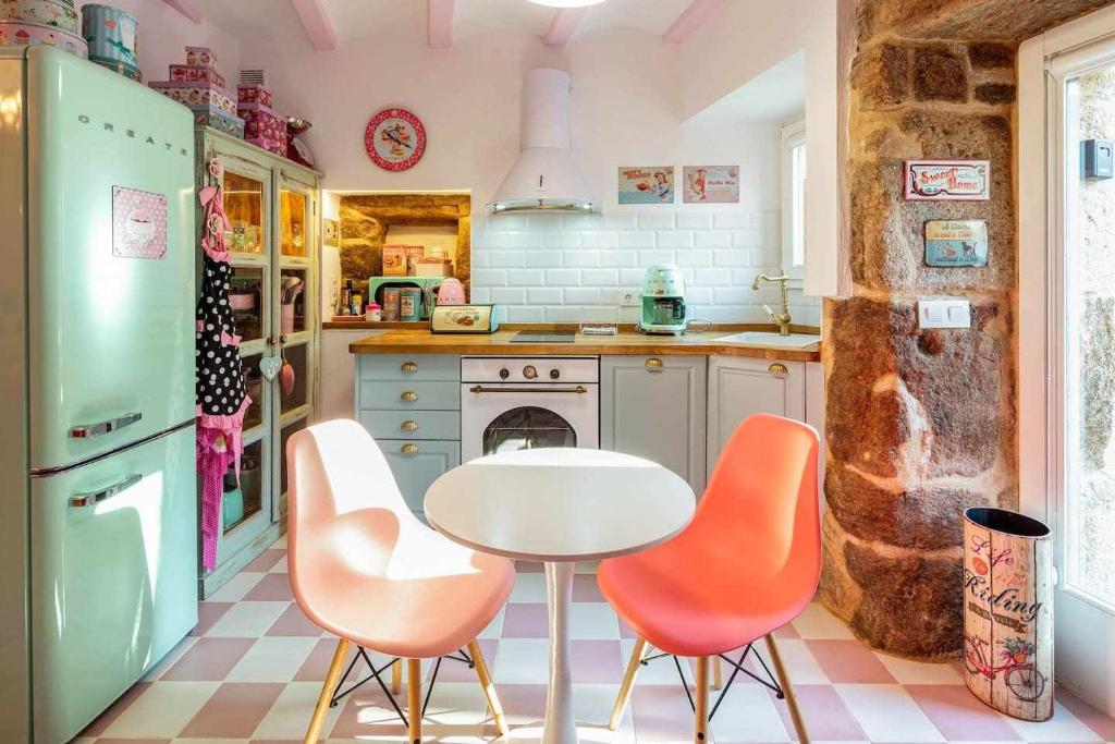 La Suite Años 50 La casa de veraneo de Barbie, Corcubión – Precios  actualizados 2023
