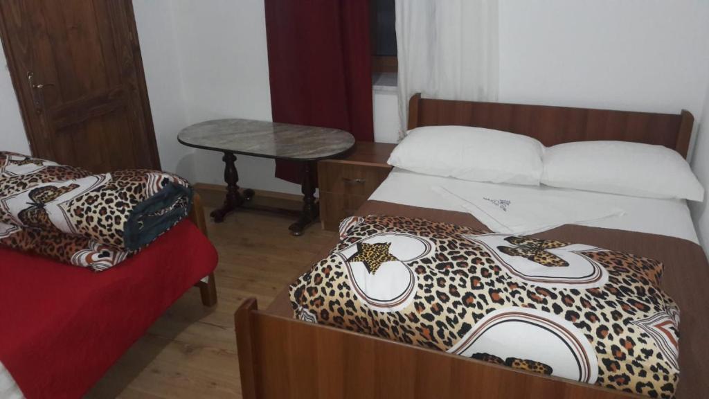 Letto o letti in una camera di GUEST HOUSE “ Center Theth “