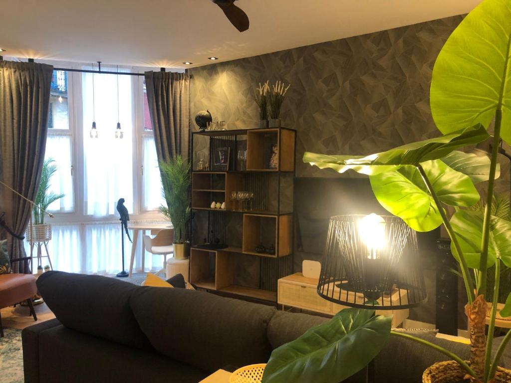 Pensión Boutique Caravan Cinema - Three-Bedroom Apartment