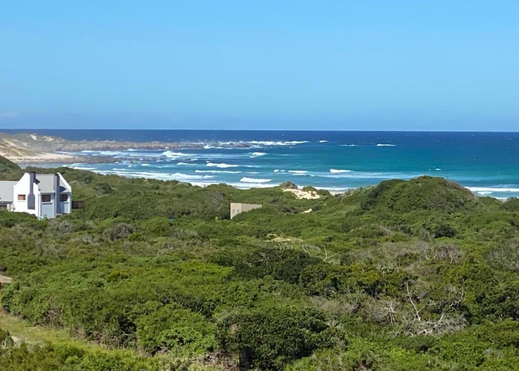 A Real Gem in Cape St Francis - Twee Slaapkamers Huis
