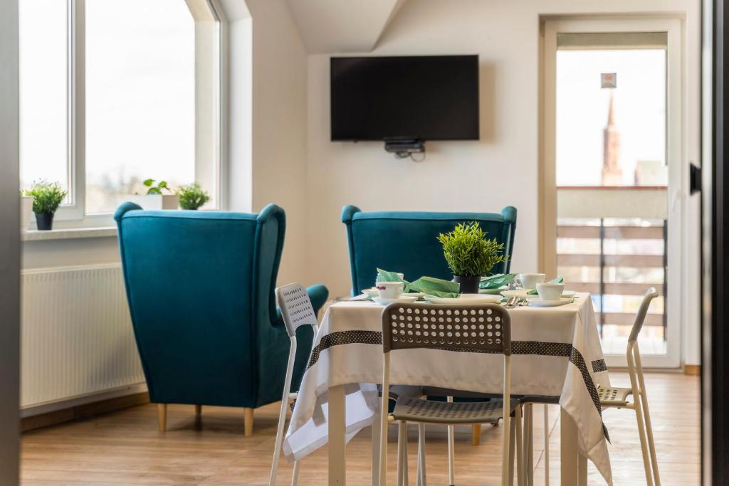 TV a/nebo společenská místnost v ubytování Gems Hostel