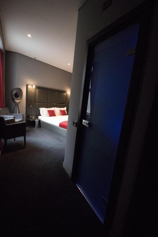 The Bryson Hotel - Resim 18