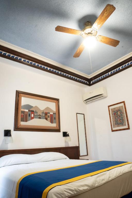 Hotel Sierra Gorda - Habitación De Lujo