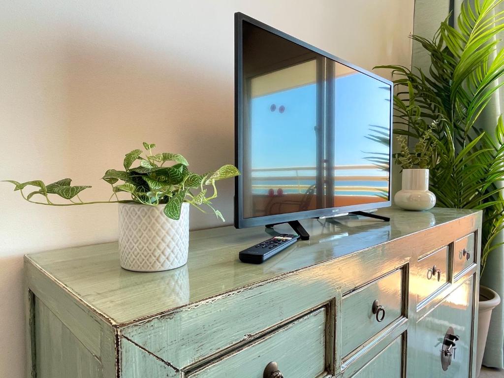 Fotografie z fotogalerie ubytování BEACHFRONT Sea view 11th floor in Scandinavian style at Stella Maris by Solrentspain v destinaci Fuengirola