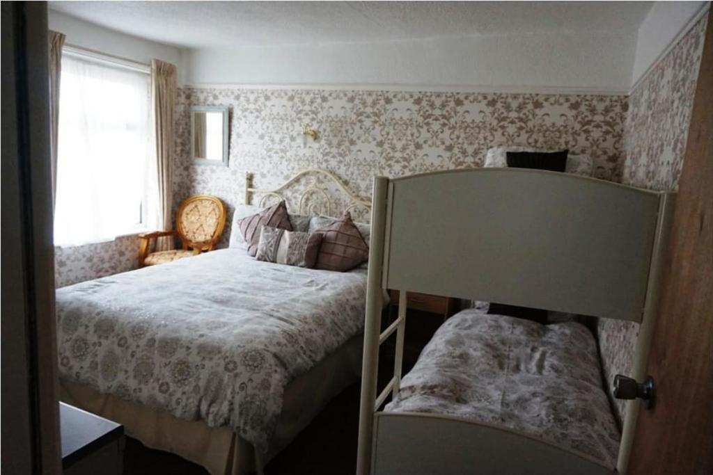 Dunromin Hotel - Deluxe Family Room
