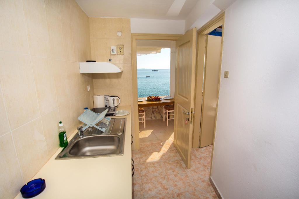 Petalides Apartments - 8