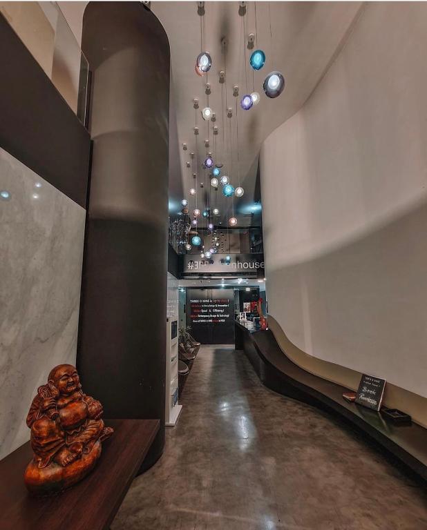 Kuchyň nebo kuchyňský kout v ubytování Three O Nine Hotel