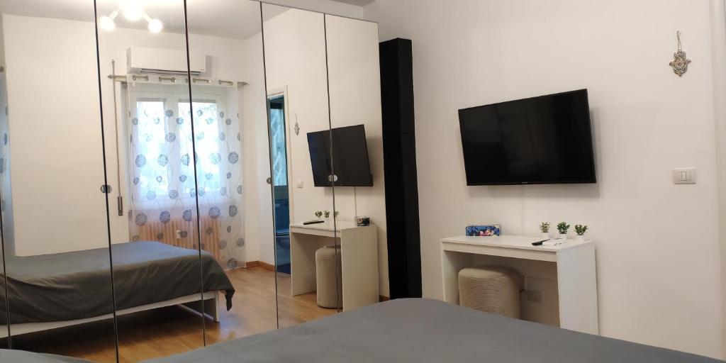A television and/or entertainment centre at Terrazza di San Paolo