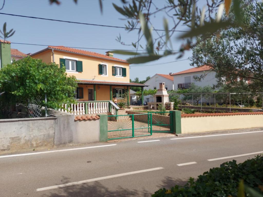 Budova, kde se vila nachází