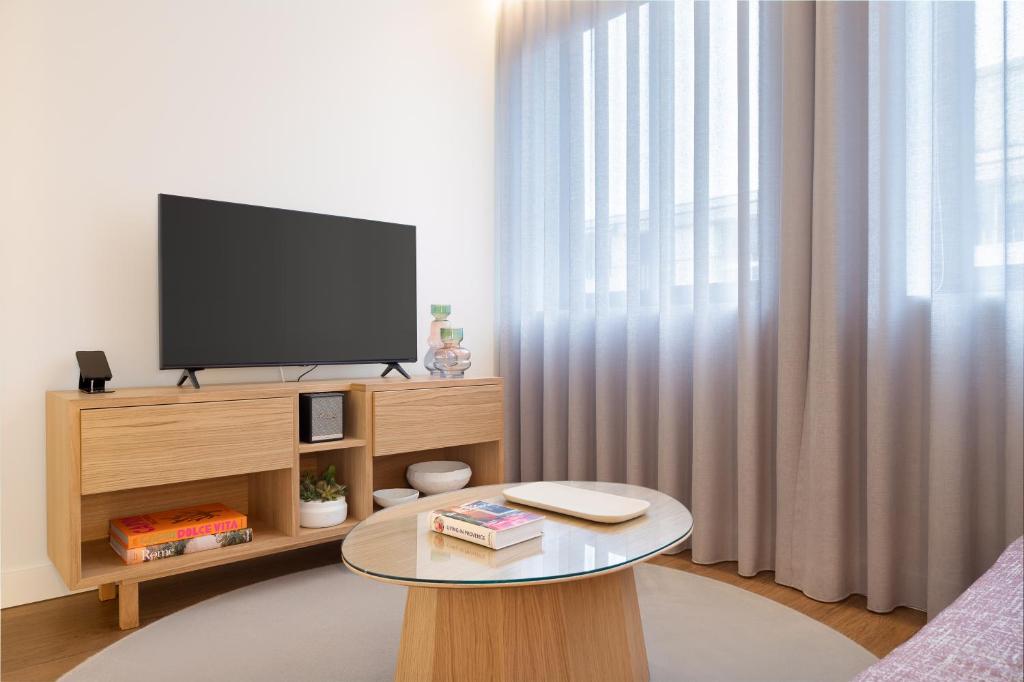 Catarina Serviced Apartments - Premium Apartment With Street View