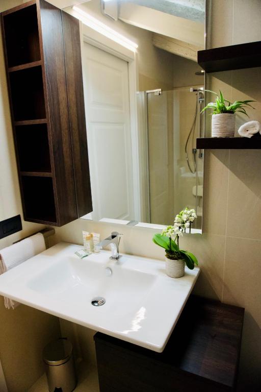 Łazienka w obiekcie Casa Romano Suites