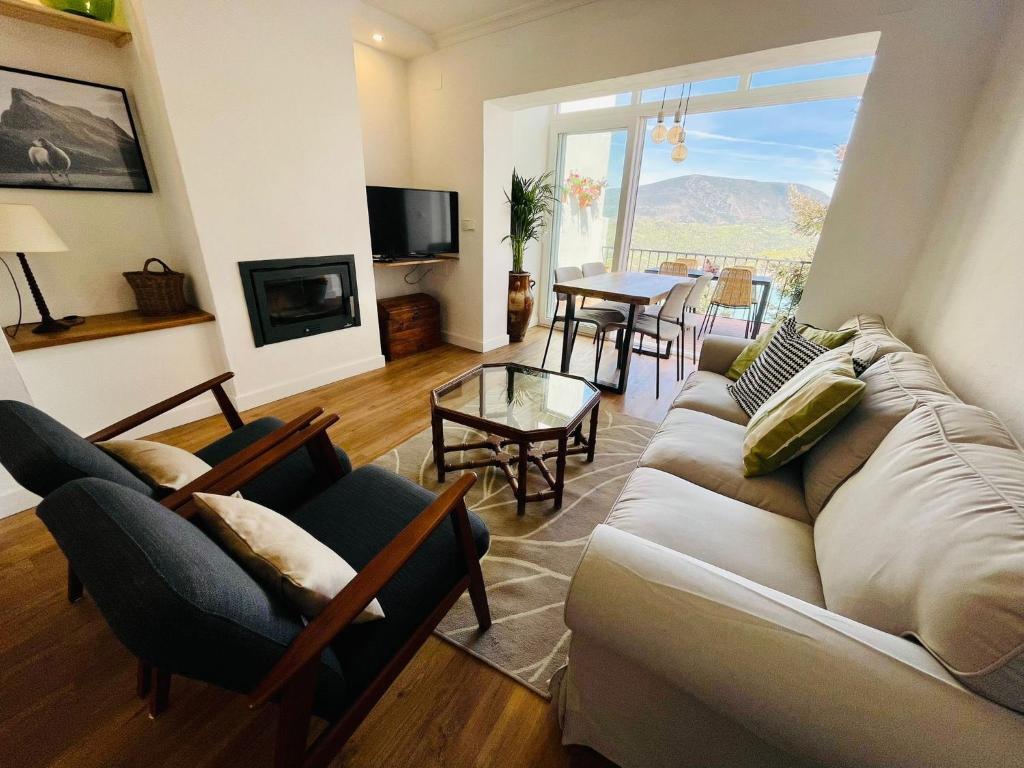 Casas y chalets La Buganvilla en Zahara de la Sierra, Andalucía