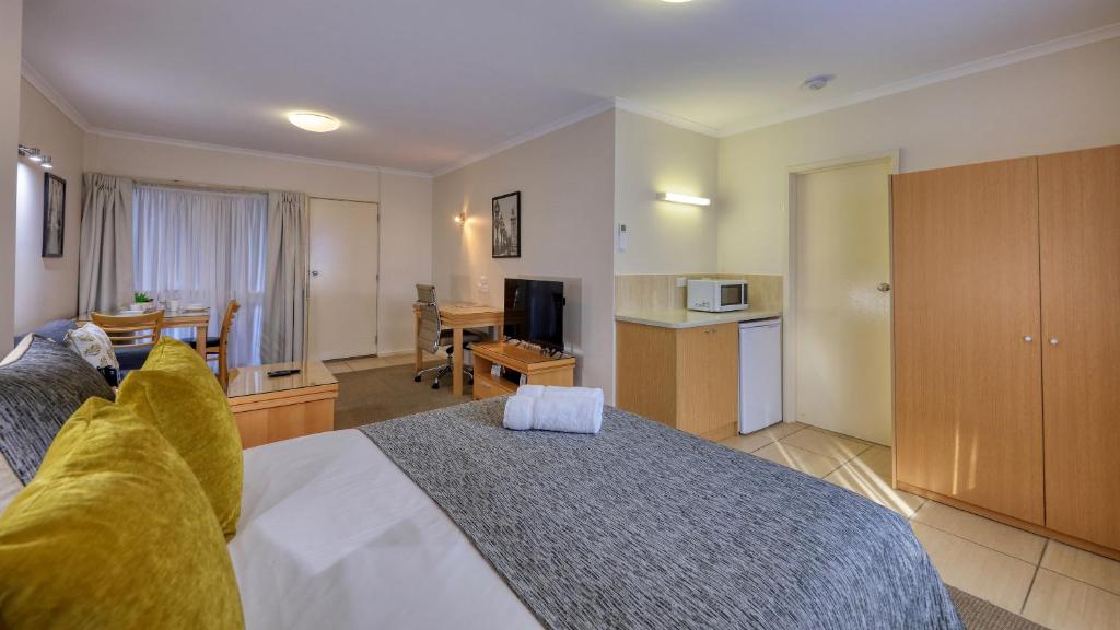 Kuchyň nebo kuchyňský kout v ubytování Quality Inn Swan Hill