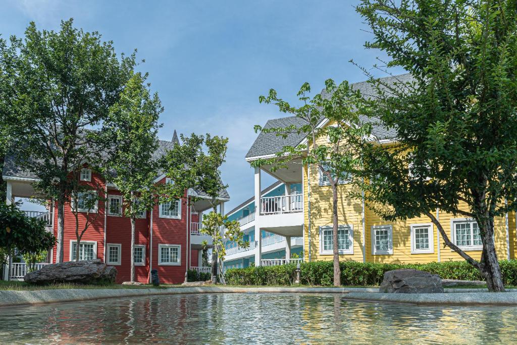 Gallery image of Peggy's Cove Resort in Chao Lao Beach