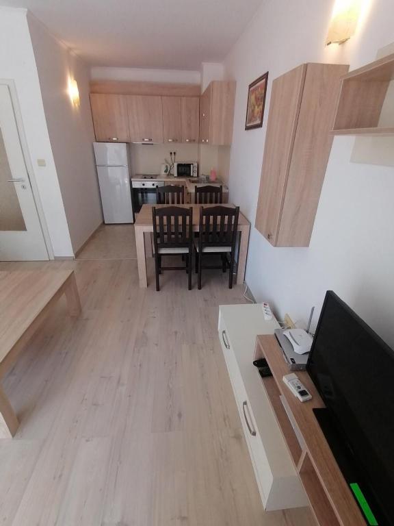 A kitchen or kitchenette at EM Kristal Beach Nesebar