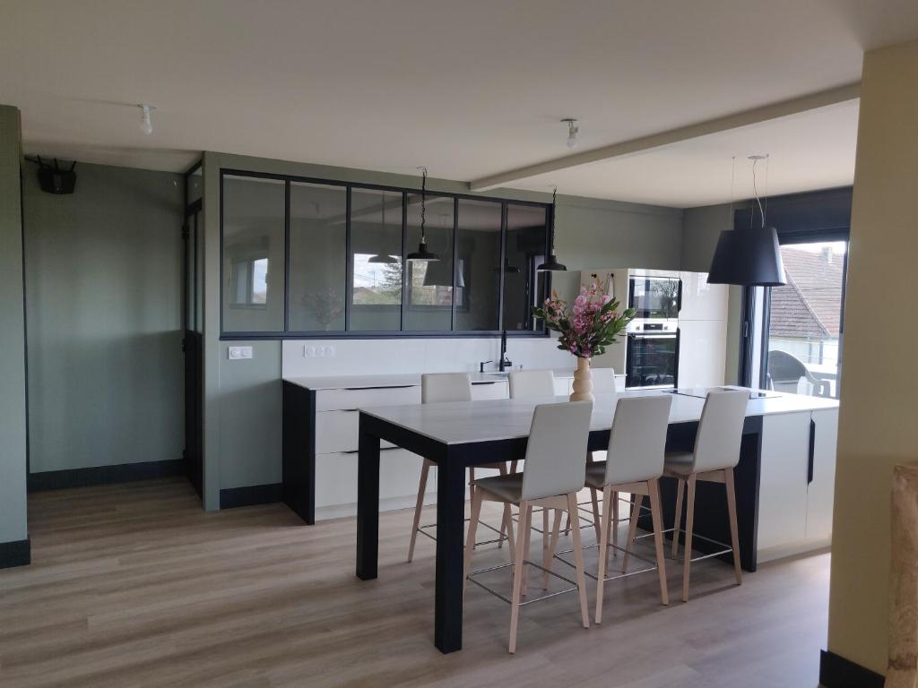 Charmant logement entre Loue et forêt de Chaux - Housity