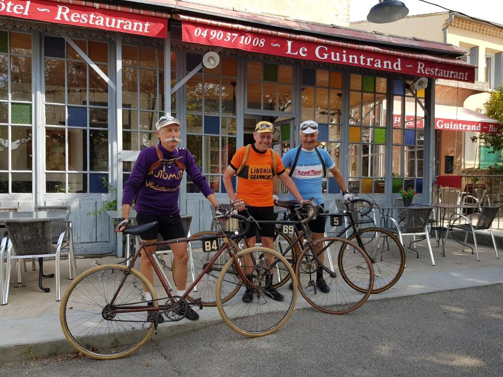 Cykling vid eller i närheten av Le Guintrand