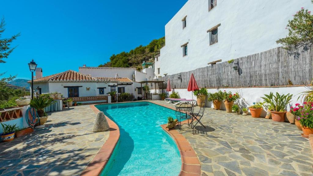 Bazén v ubytovaní Casa Tejeda Frigiliana by Ruralidays alebo v jeho blízkosti