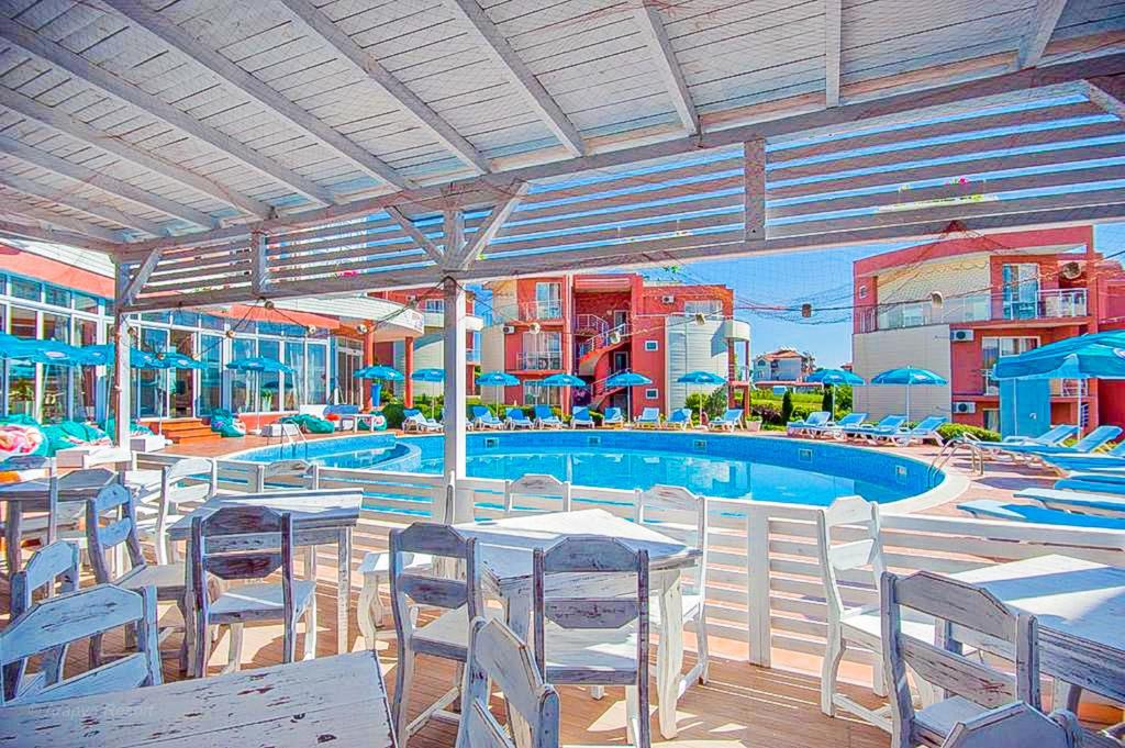 Bazén v ubytování Arapya Resort nebo v jeho okolí