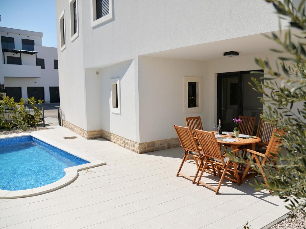 Bazén v ubytování Your Pleasure Point nebo v jeho okolí