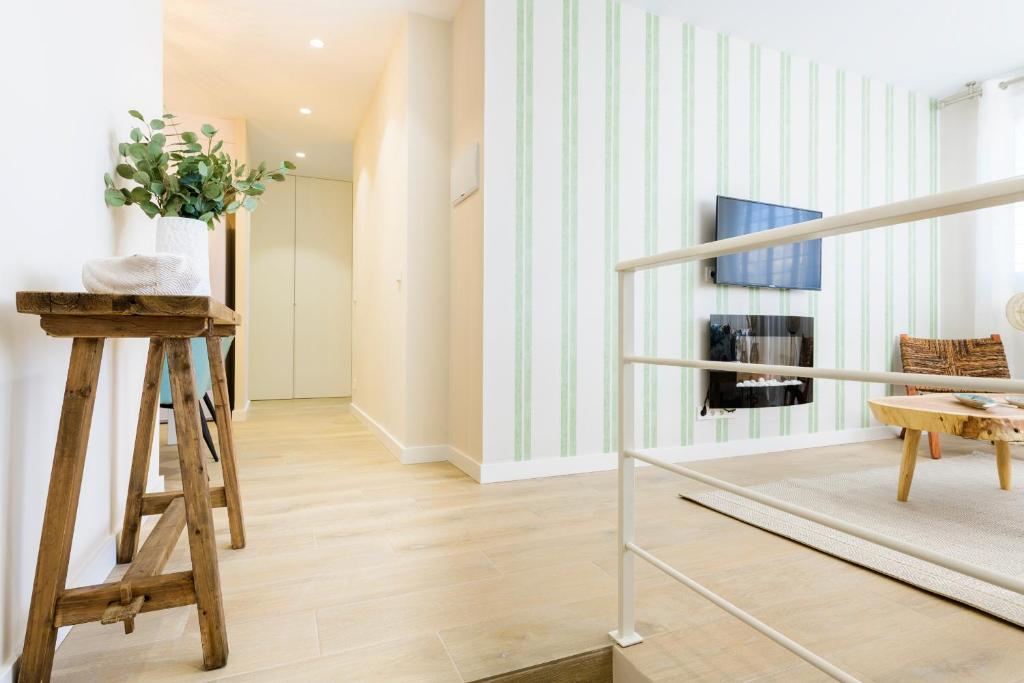 MD Reina Cabañal Beach, Valencia – Updated 2023 Prices
