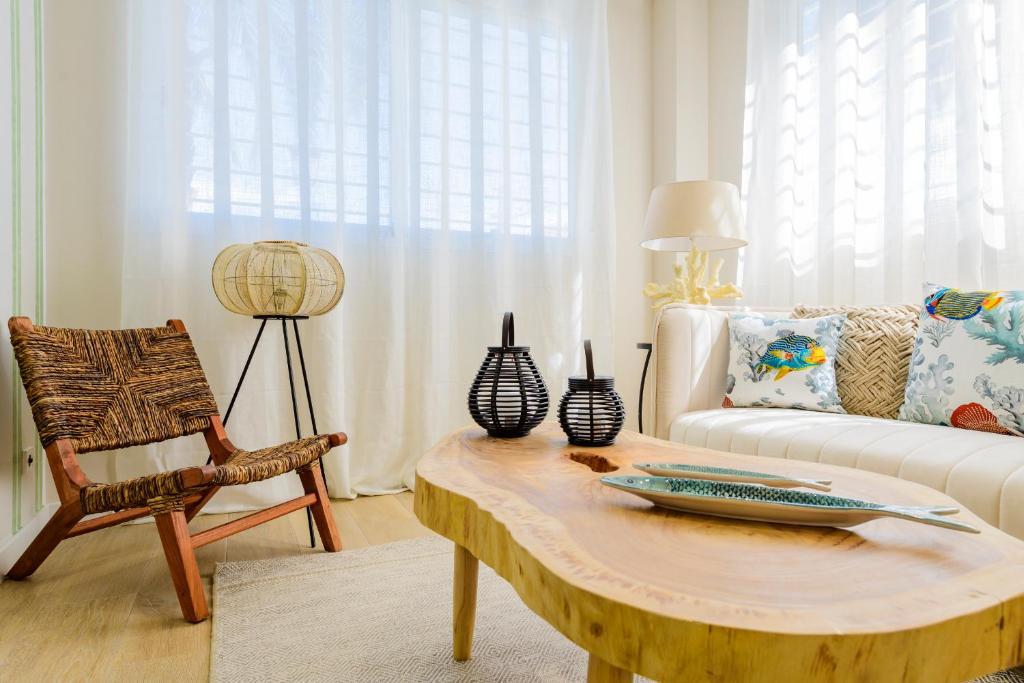 MD Reina Cabañal Beach, Valencia – Updated 2023 Prices