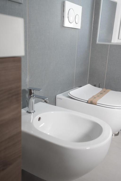 Łazienka w obiekcie Suite Raggio di Sole 023091-LOC-04058