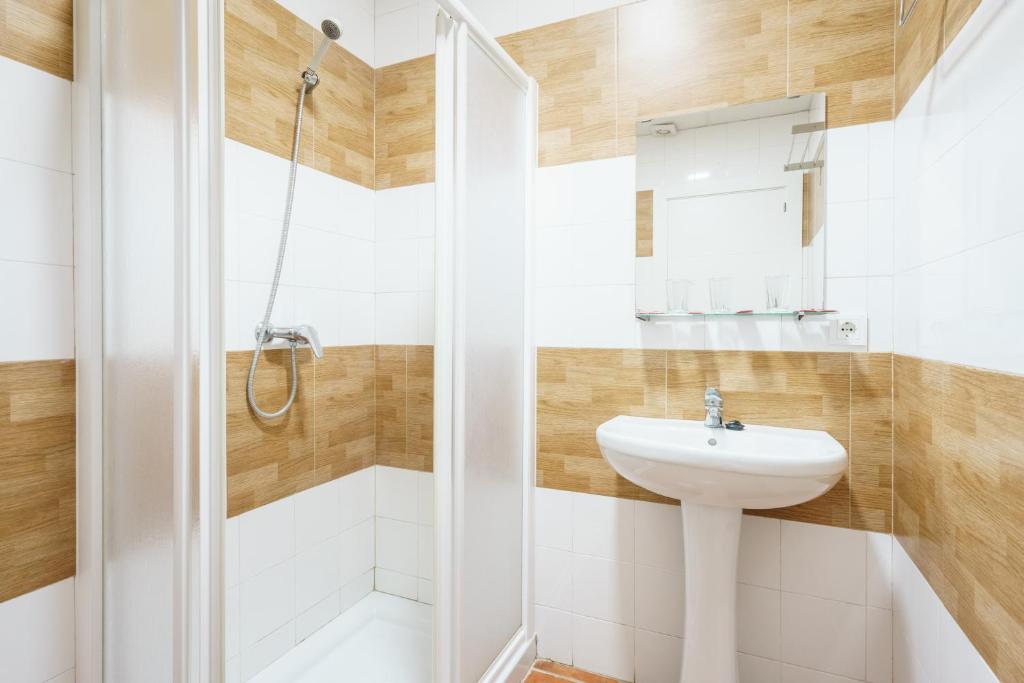 Kúpeľňa v ubytovaní Hotel Carlos V Jerez by Vivere Stays