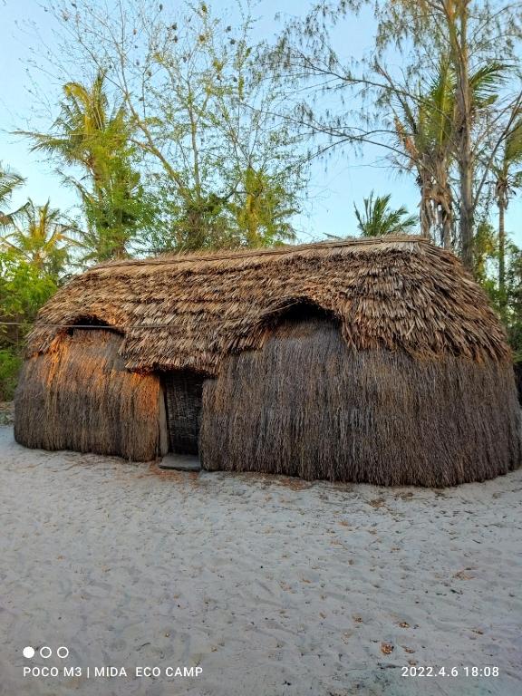 Mida Creek Eco Camp - Economy Quadruple Room With Shared Bathroom