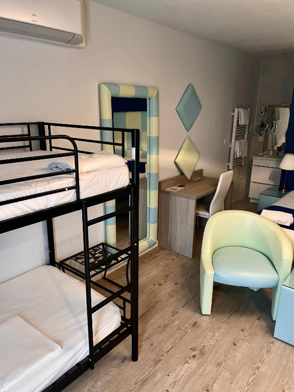 Hôtel Domaine des Pierres Dorées - 舒适四倍房间