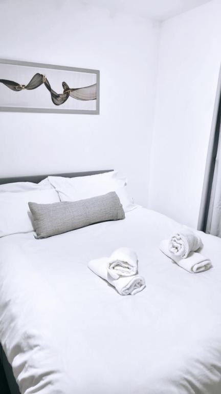 Ivy Chic Apartments by CityNest