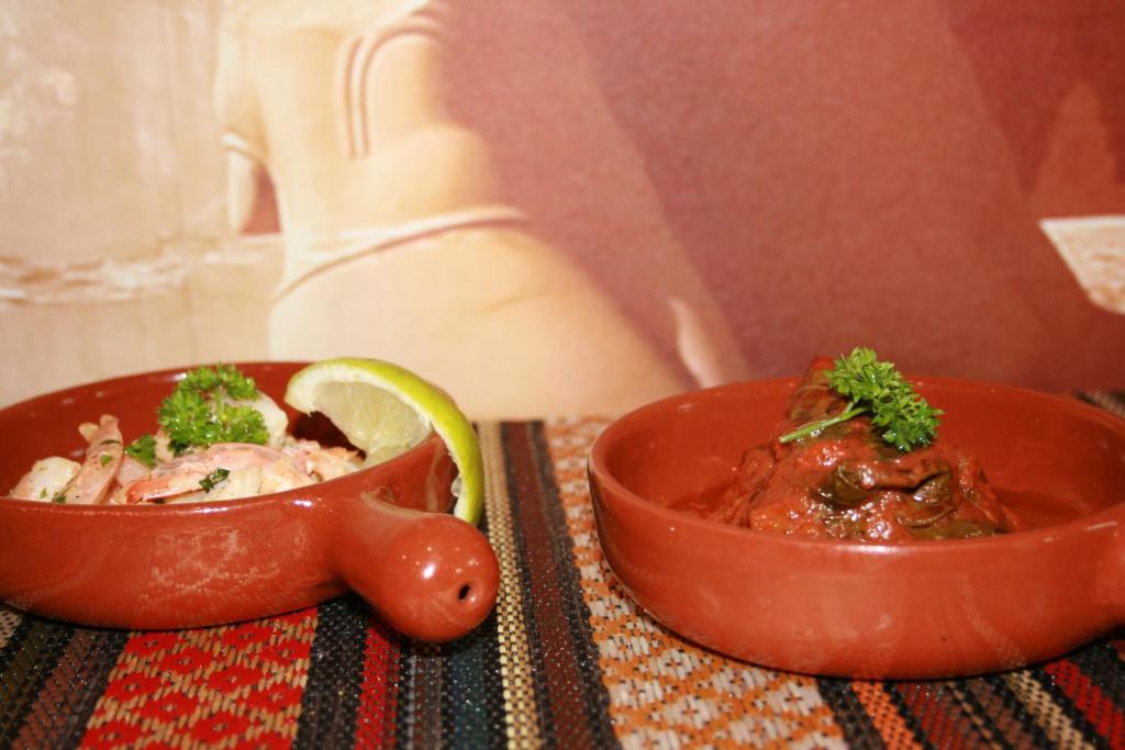 White Rose Hotel and Restaurant - Resim 25