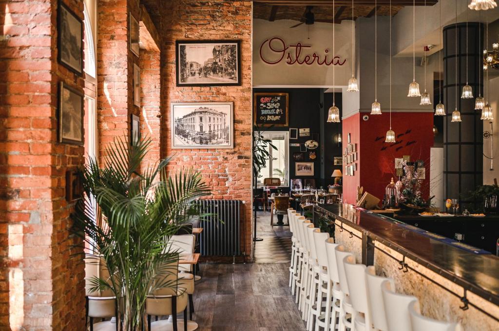 Reštaurácia alebo iné gastronomické zariadenie v ubytovaní Hotel Continental