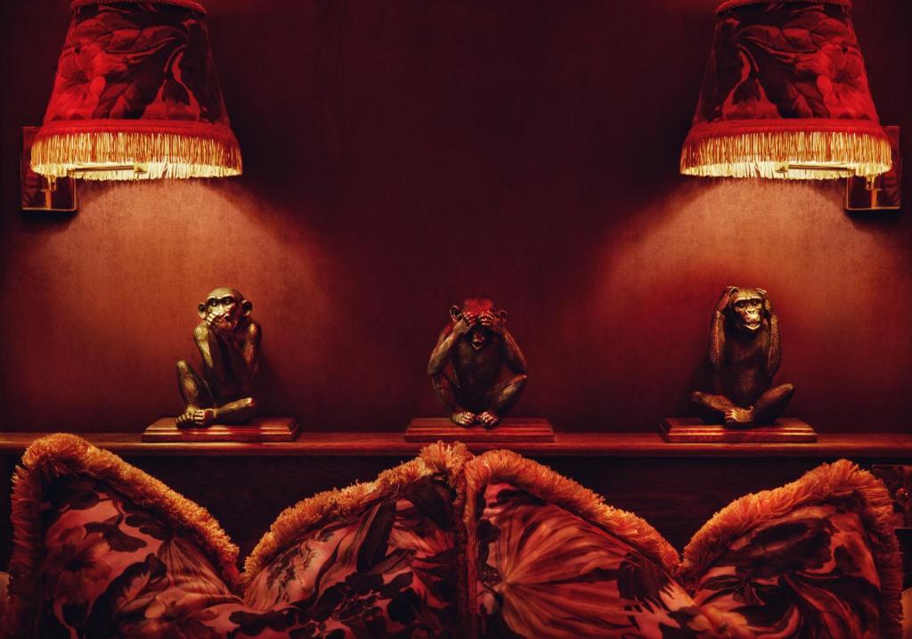 House of Gods Royal Mile - Resim 13