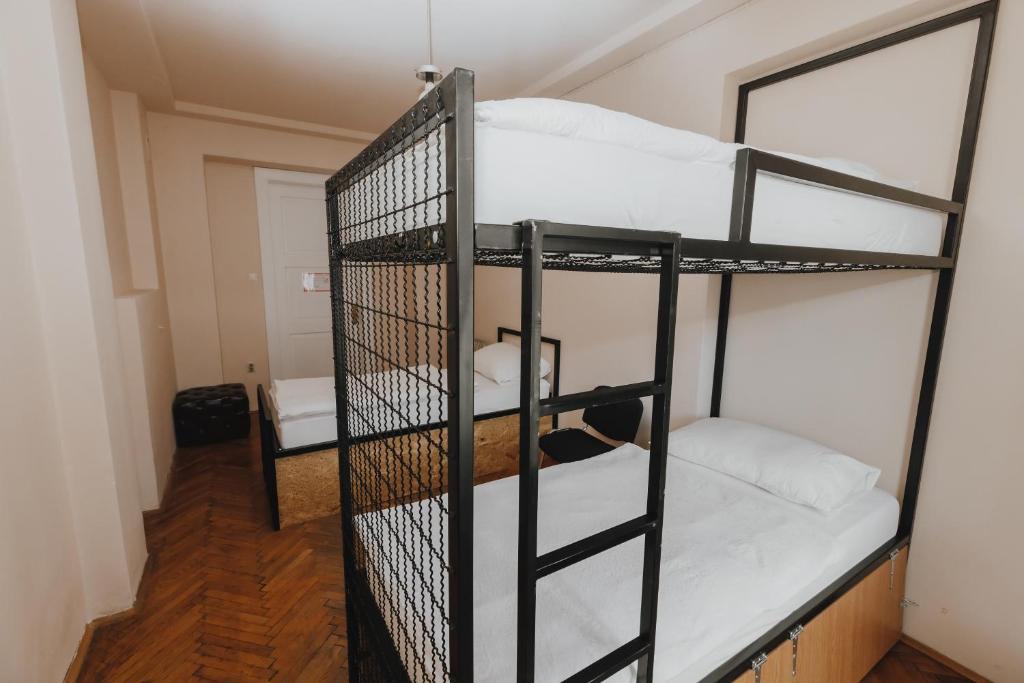 Postel nebo postele na pokoji v ubytování Party Hostel Zzz